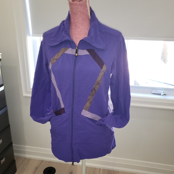 Lululemon Orgami jacket - Picture 1 of 4
